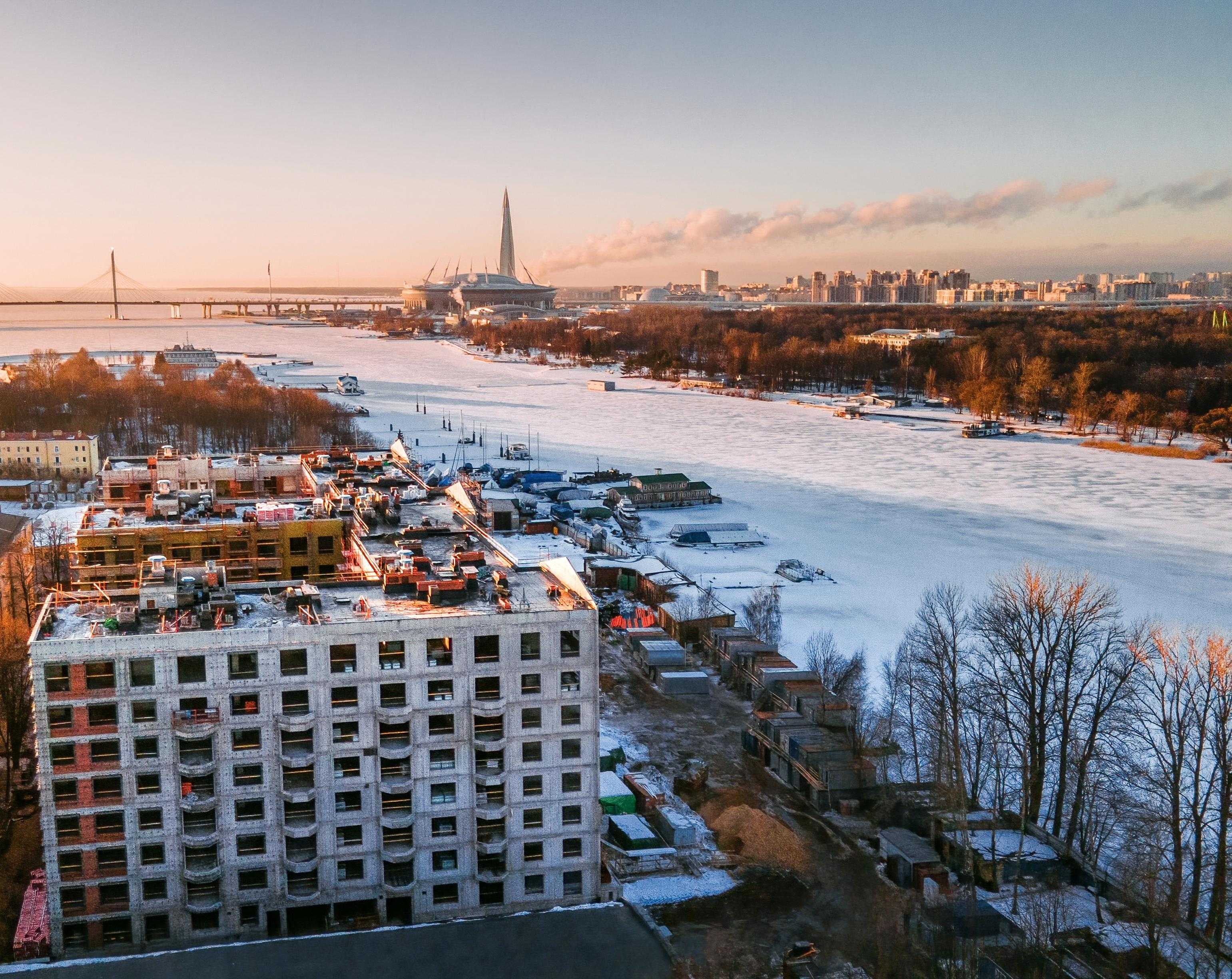 Ход строительства ЖК Клубный дом Петровская коса, 1 в Санкт-Петербурге и ЛО  | Дата сдачи квартир в новостройках от Застройщика