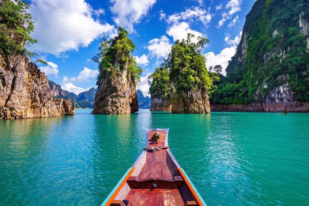 Национальный парк Khao Sok, Тайланд. Изобаржение от tawatchai07 на Freepik:&nbsp;https://clck.ru/3DMw4g